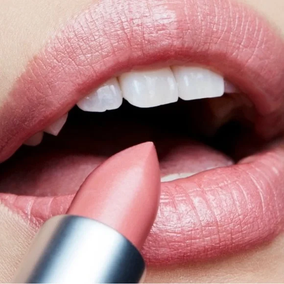 💄HP!💄MAC Frost Lipstick Angel - Picture 4 of 11